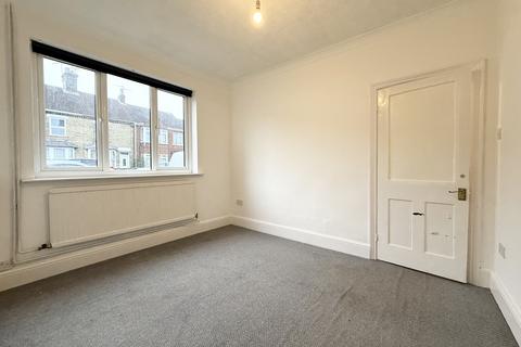 3 bedroom end of terrace house to rent, New Road, PETERBOROUGH PE2