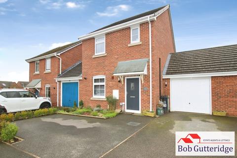 3 bedroom detached house for sale, Sutton Avenue, Silverdale, Newcastle