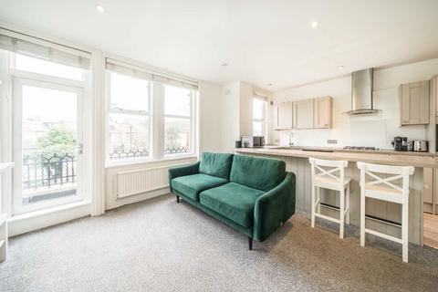 2 bedroom flat for sale, Ashlake Road, London SW16