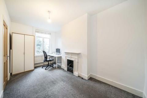 2 bedroom flat for sale, Ashlake Road, London SW16