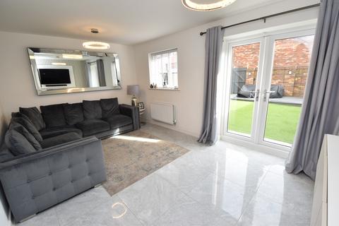 3 bedroom semi-detached house for sale, Dunnock Road, Partington, M31