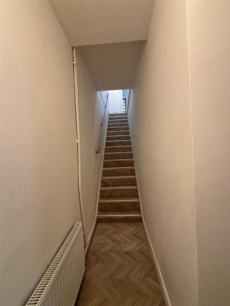 Hallway 2.jpg