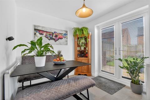 3 bedroom detached house for sale, Aspen Road, York