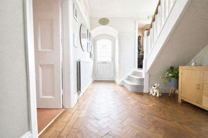 Entrance hall view 2