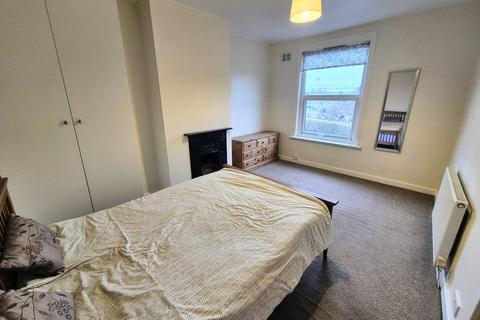 2 bedroom terraced house for sale, Stanmore Hill, Leeds