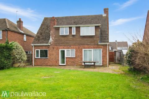 3 bedroom detached house for sale, Stratfield Drive, Broxbourne