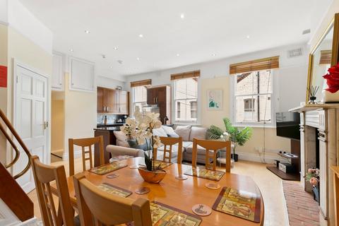 3 bedroom maisonette to rent, Astwood Mews, South Kensington, London