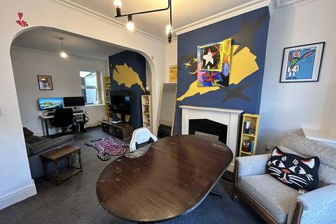 2 bedroom terraced house for sale, Park Road, Colwyn Bay