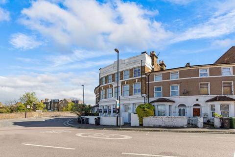 Studio to rent, Courthill Road, London, SE13
