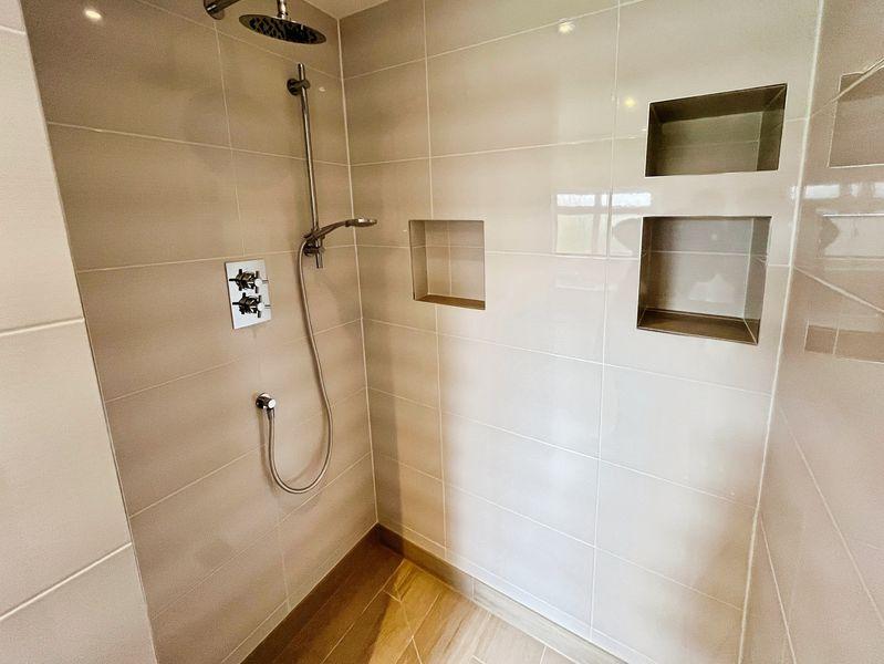 Shower/wet room