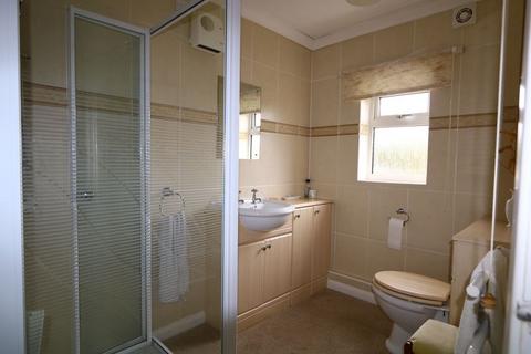 undefined, Faenol Isaf, Tywyn