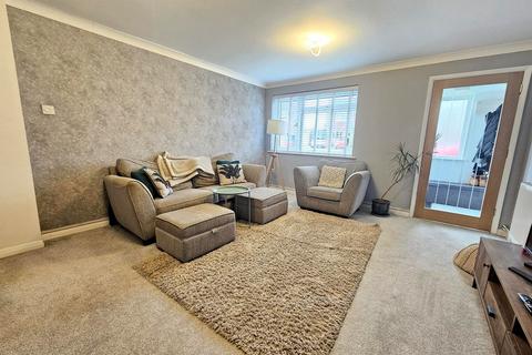 2 bedroom semi-detached house for sale, Kimpton Close, Lee-On-The-Solent, PO13