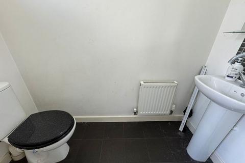 3 bedroom townhouse for sale, Leicester Road, Luton