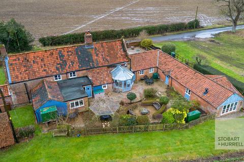 7 bedroom farm house for sale, Long Common Road, Norwich NR10
