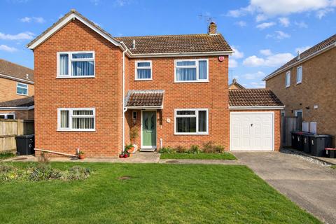 4 bedroom detached house for sale, Goldfinch Close, Herne Bay, CT6 7DB