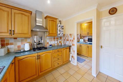 4 bedroom detached house for sale, Goldfinch Close, Herne Bay, CT6 7DB