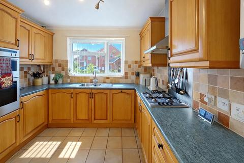4 bedroom detached house for sale, Goldfinch Close, Herne Bay, CT6 7DB