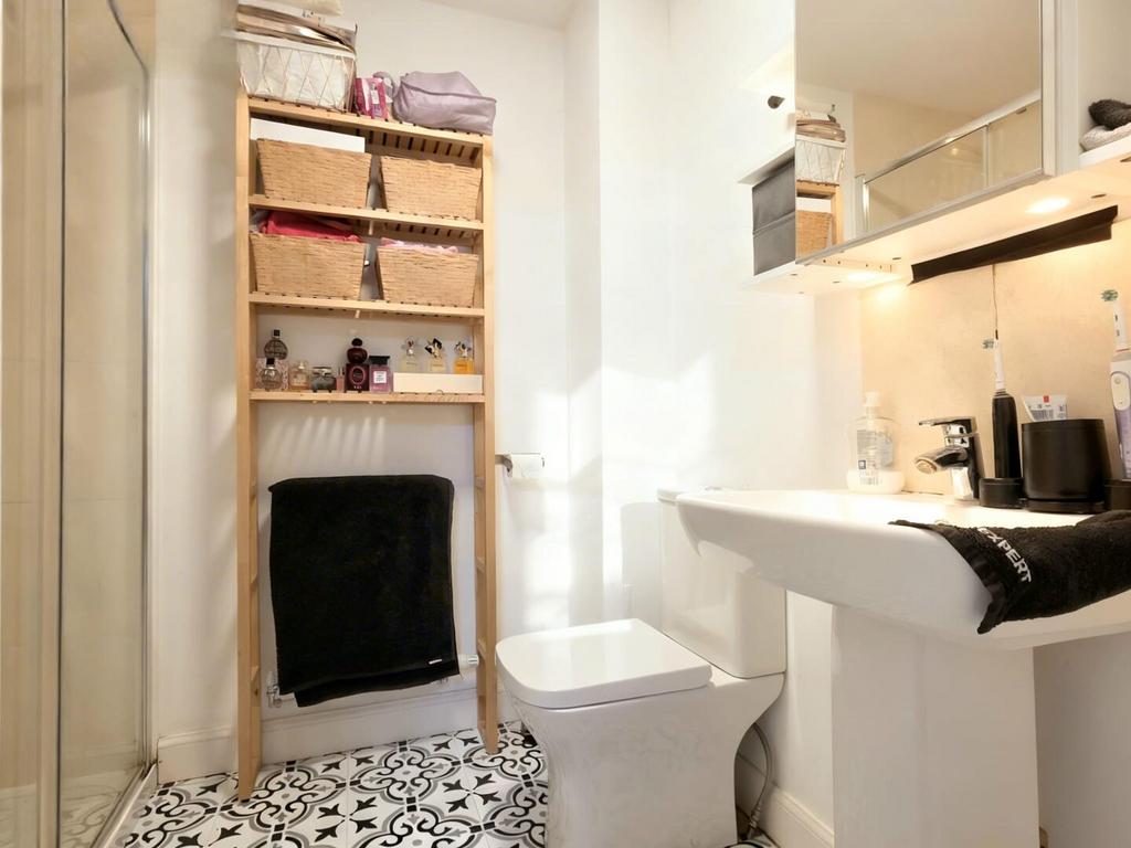 En Suite Bathroom