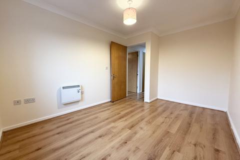 2 bedroom flat to rent, Fellowes Road, PETERBOROUGH PE2