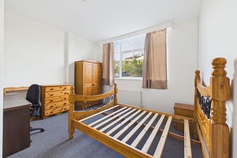 undefined, Tuckingmill Apartment - Large DOUBLE ROOM with shared facilities