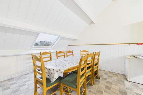 undefined, Tuckingmill Apartment - Large DOUBLE ROOMS with shared facilities