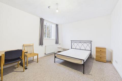 1 bedroom house of multiple occupation to rent, Tuckingmill Apartment - Large DOUBLE ROOMS with shared facilities