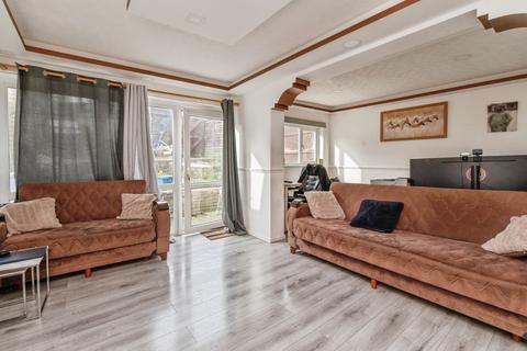 undefined, Oldwyk, Basildon, SS16