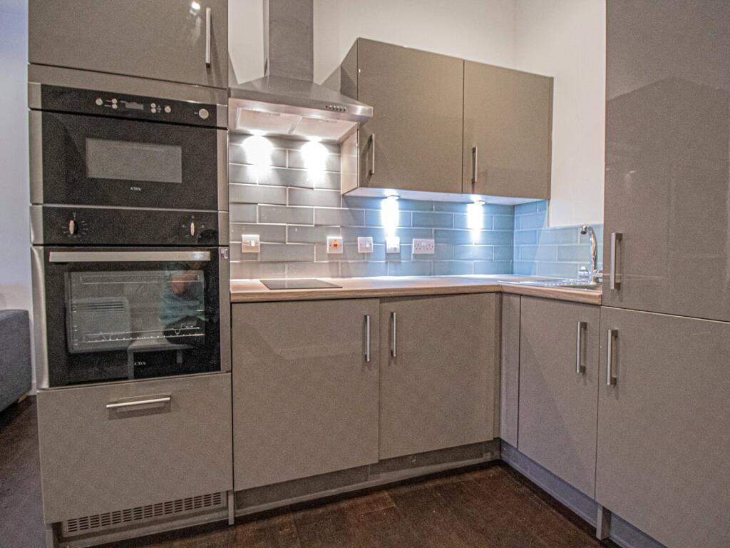 1 bed studio to rent Hartismere Rd, London SW6