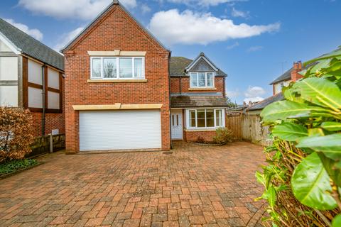 4 bedroom detached house for sale, Russell Road, Kidderminster DY10