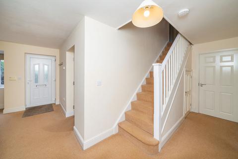 4 bedroom detached house for sale, Russell Road, Kidderminster DY10