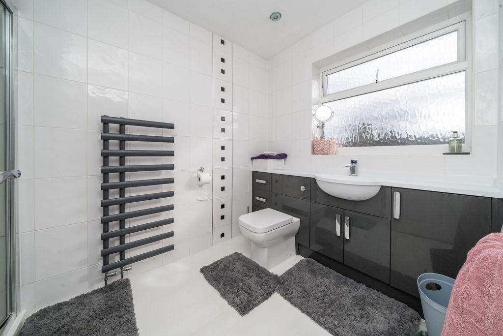 Bedroom 1 en suite