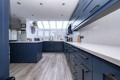 5 bedroom detached house for sale, Cornflower Way, Hatfield