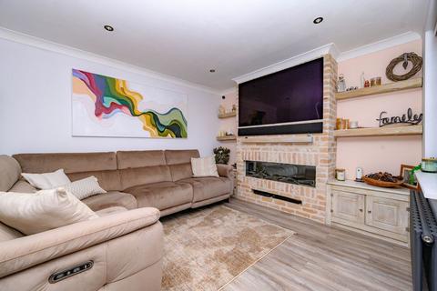 5 bedroom detached house for sale, Cornflower Way, Hatfield