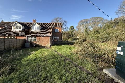 3 bedroom semi-detached house to rent, The Square, Kings Lynn PE32