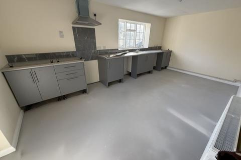 3 bedroom semi-detached house to rent, The Square, Kings Lynn PE32