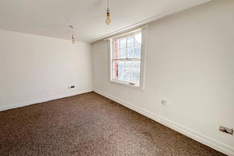 undefined, A 2 bedroom apartment in the heart of Shepton Mallet. The property is set ove 2 floors and has it's own private...