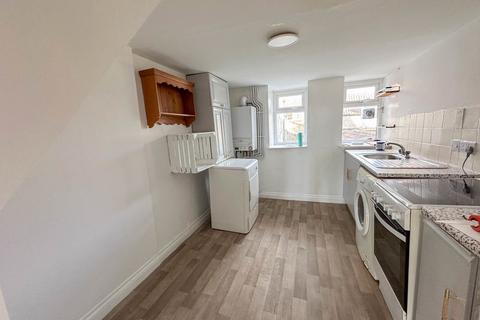 undefined, A 2 bedroom apartment in the heart of Shepton Mallet. The property is set ove 2 floors and has it's own private...