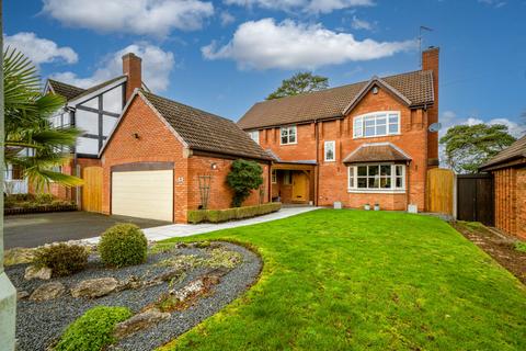 4 bedroom detached house for sale, The Woodlands, Stourbridge DY8