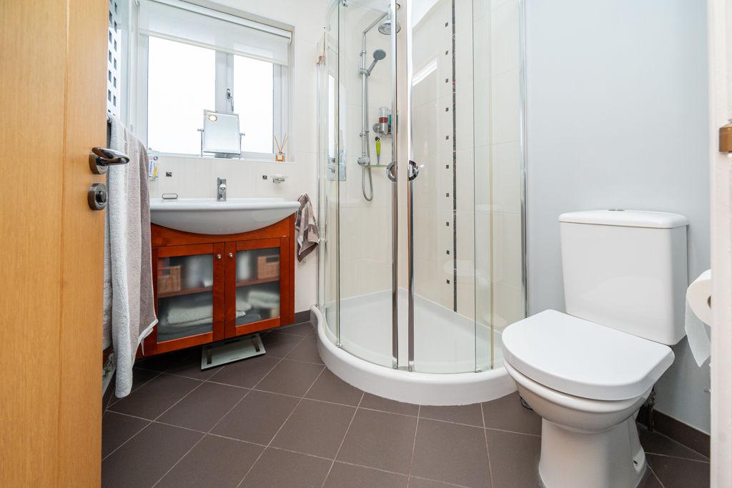 Bedroom 1 en suite