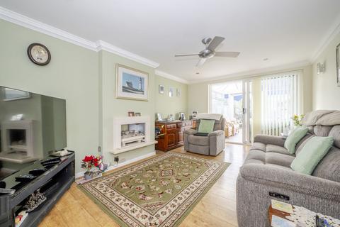 2 bedroom bungalow for sale, Rye Close, Polegate BN26