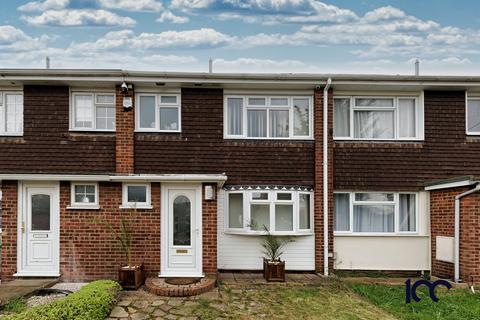 3 bedroom terraced house for sale, Crownmead Way, Romford