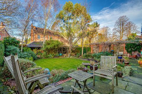 undefined, Ollerbarrow Road, Hale, Altrincham, WA15