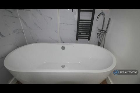 3 bedroom semi-detached house to rent, Geneva Crescent, Darlington, DL1