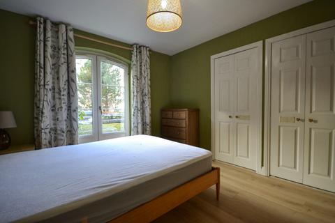 2 bedroom flat to rent, Powderhall brae, Edinburgh, EH7