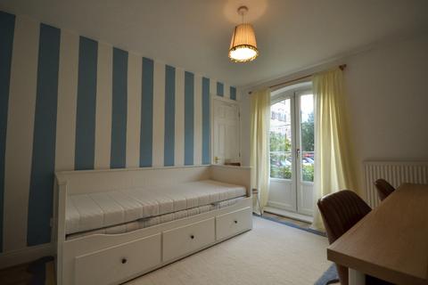 2 bedroom flat to rent, Powderhall brae, Edinburgh, EH7