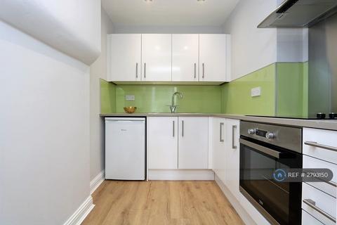 2 bedroom flat to rent, West Graham Street, Glasgow, G4