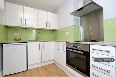 2 bedroom flat to rent, West Graham Street, Glasgow, G4
