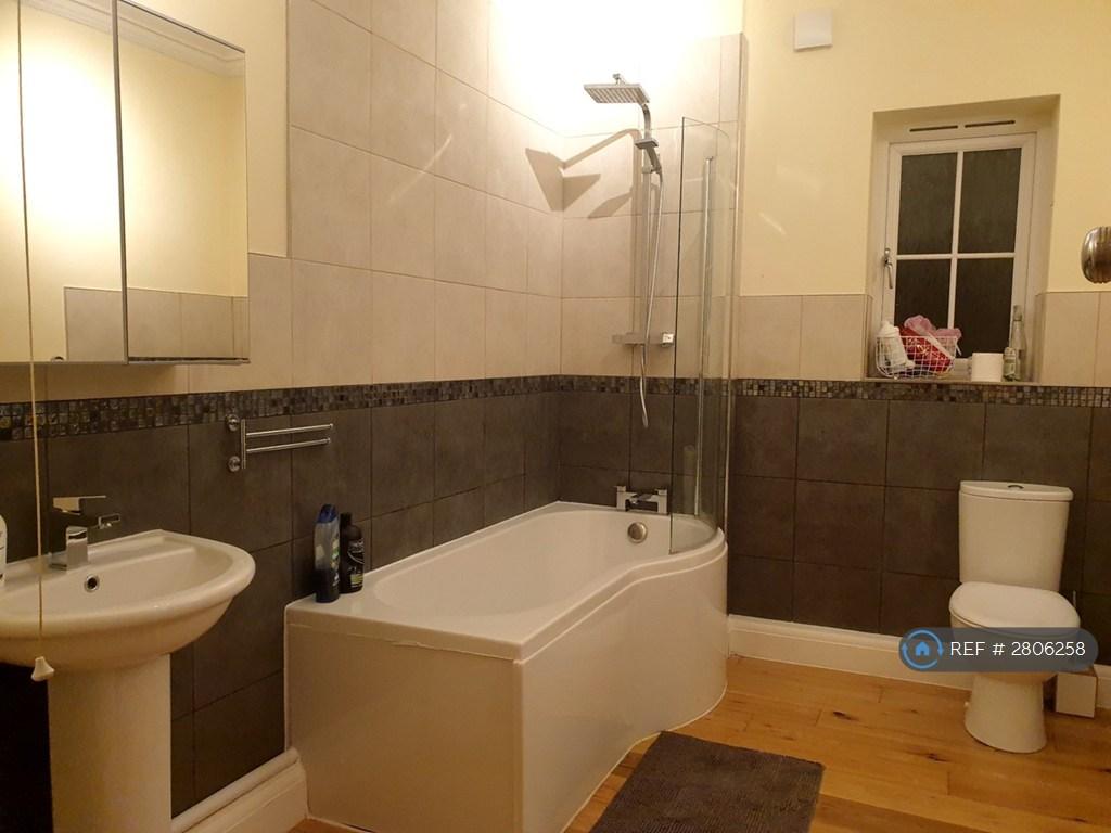 Share Bathroom Bedrooms 3 And 4