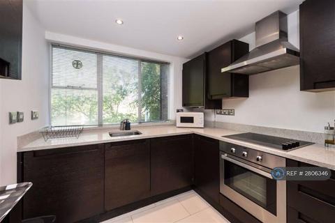 3 bedroom flat to rent, Pond Field House, London, W9