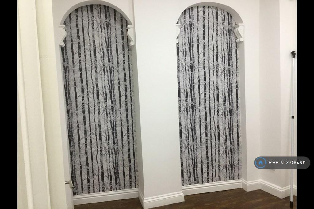 Feature Archways In Main Bedroom